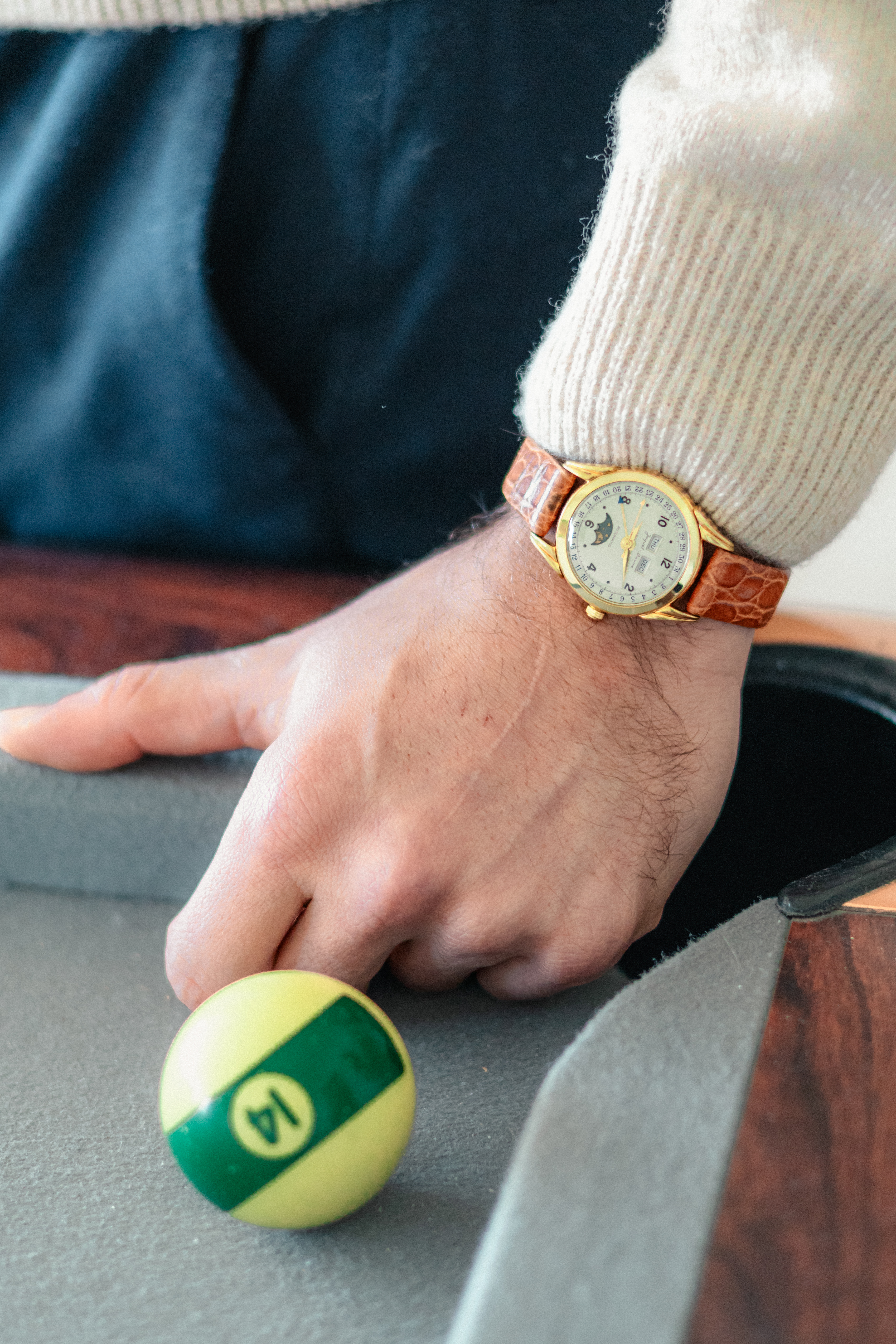 Montre Jaquet Baume sur un billard