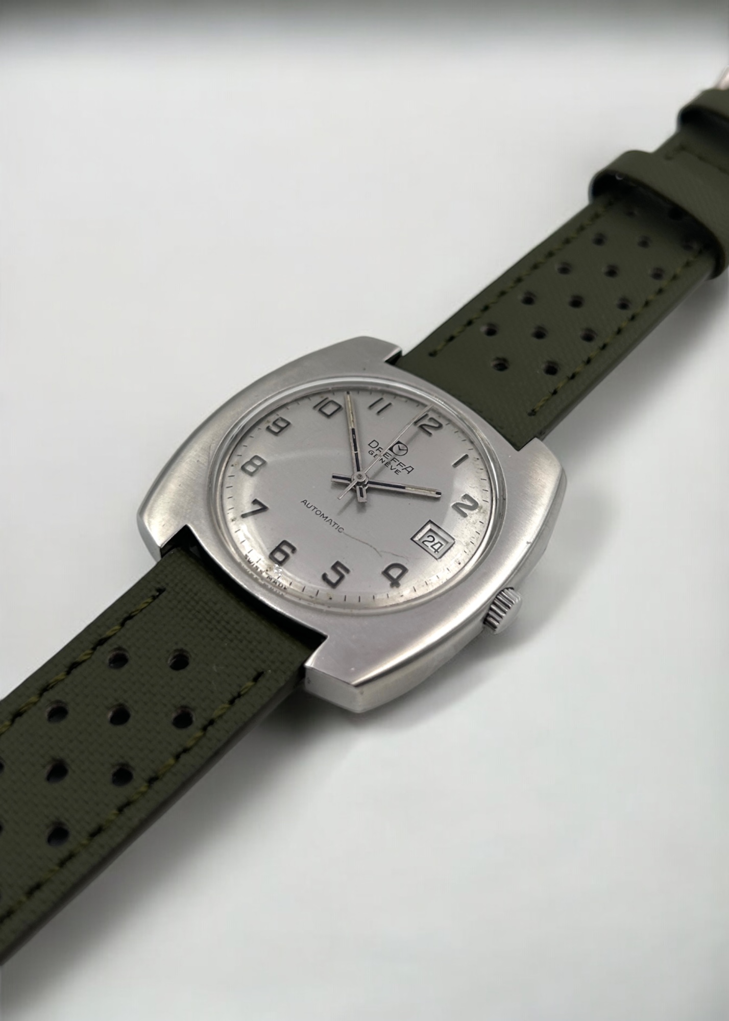 Montre Dreffa Geneve Automatique 35mm - Cadran Champagne - Bracelet Cuir Marron - Années 60