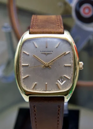 Longines Coussin année 70